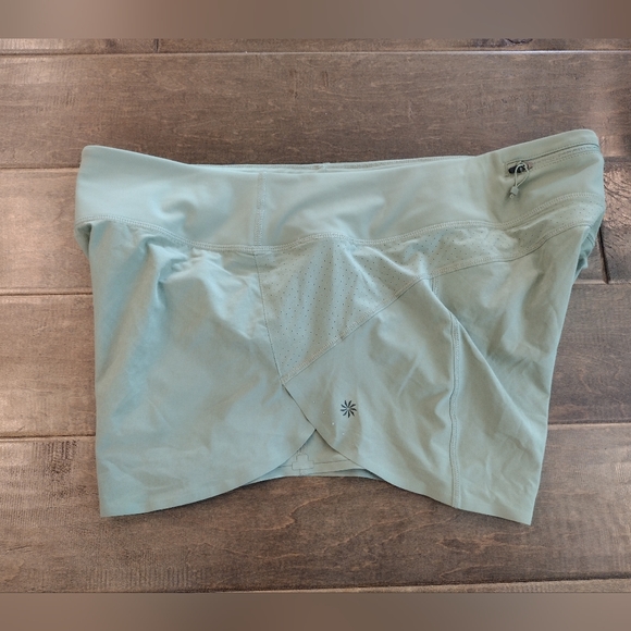 ATHLETA Women's green Run With It 3.5" shorts - XL - Picture 3 of 9